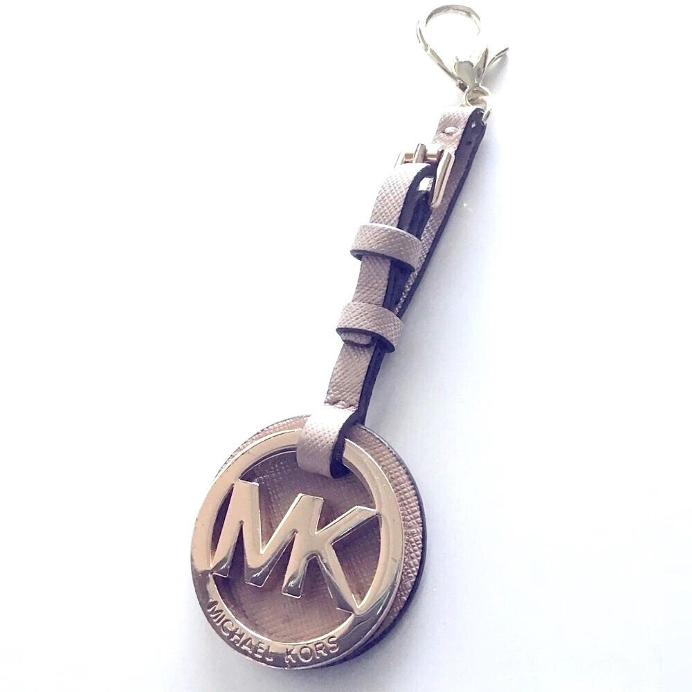 MICHAELKORS, Round Logo Gold tone Hangtag - Keychain - Bag Charm with Clip